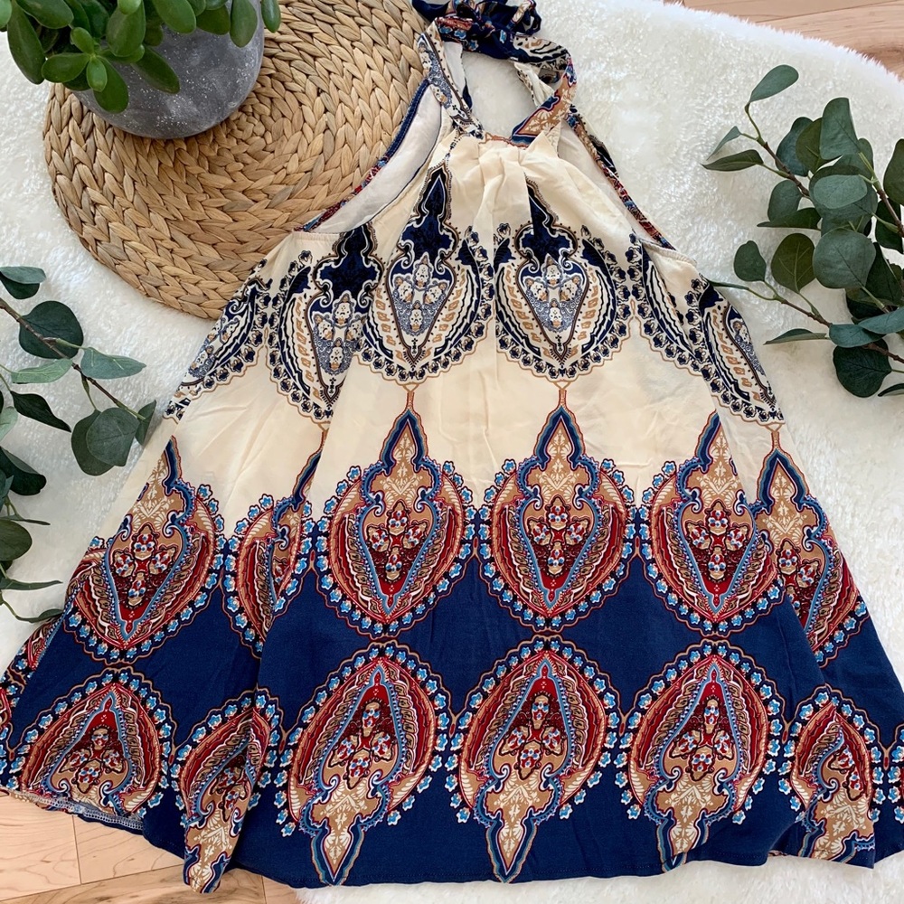 * Cute patterned dress *